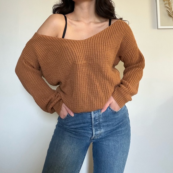 Brown Twistback Sweater - Picture 2 of 2